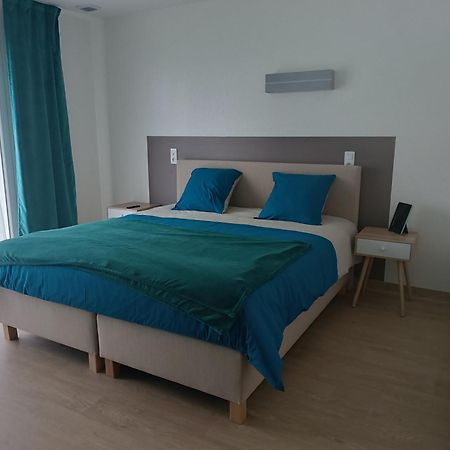 Relais Les Rives Du Lac Coulonges-sur-Sarthe Bagian luar foto