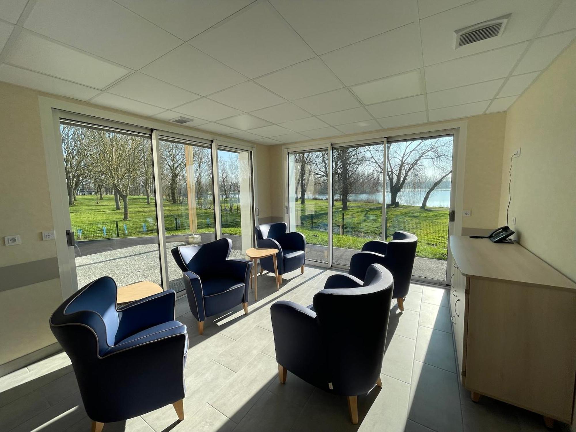 Relais Les Rives Du Lac Coulonges-sur-Sarthe Bagian luar foto